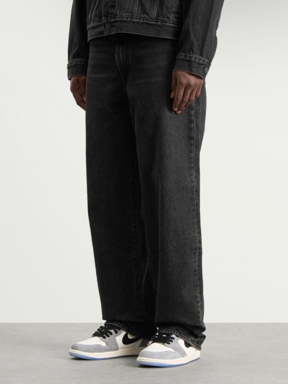 Levi’s x Jordan Baggy Jean Black Denim Jeans Embossed Air Jordan Wings 33 X 32